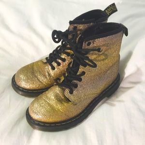 Girl’s Dr. Martens Delaney Glitter boots